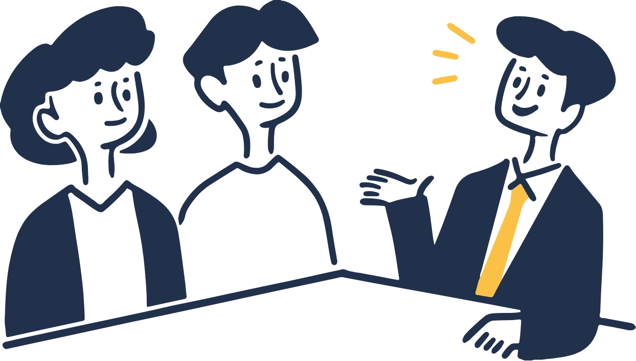テーブルに座って話し合っている3人の人物のイラスト。右側のスーツ姿の男性が話しており、左側の2人が聞いている様子